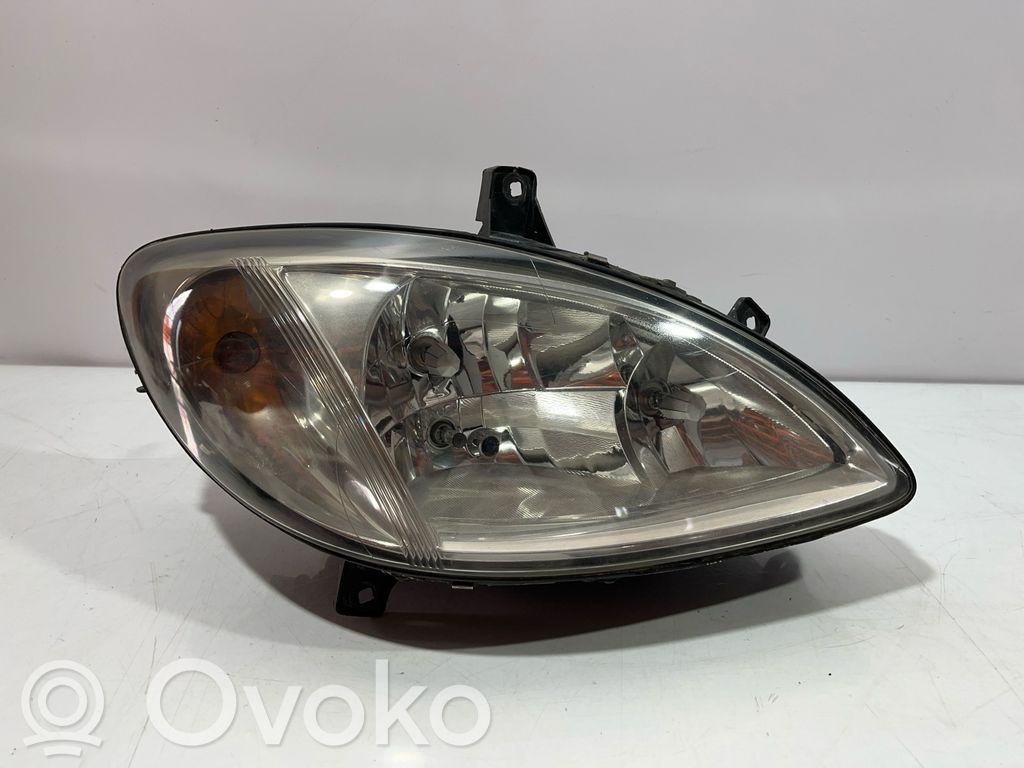 Mercedes-Benz Vito Viano W639 Lampa przednia 