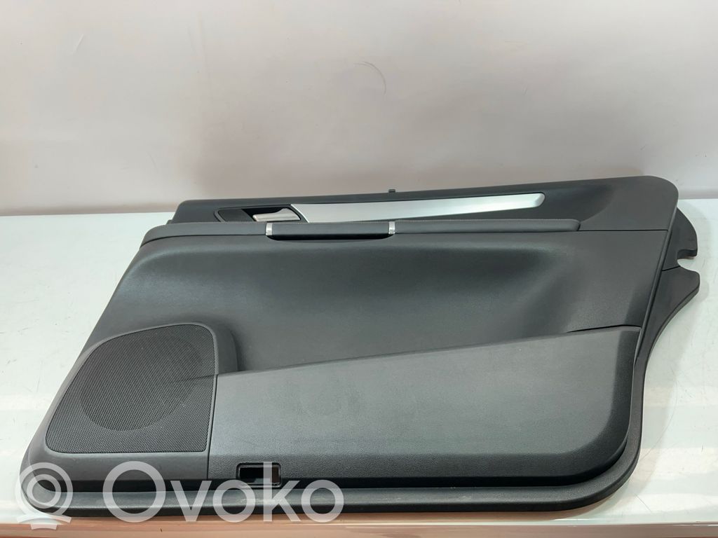 Mercedes-Benz R W251 Boczki / Poszycie drzwi tylnych 