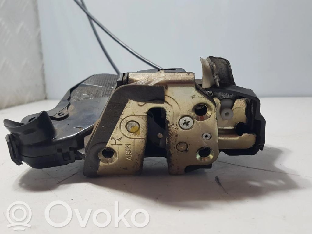 Toyota Corolla E120 E130 Etuoven lukko 