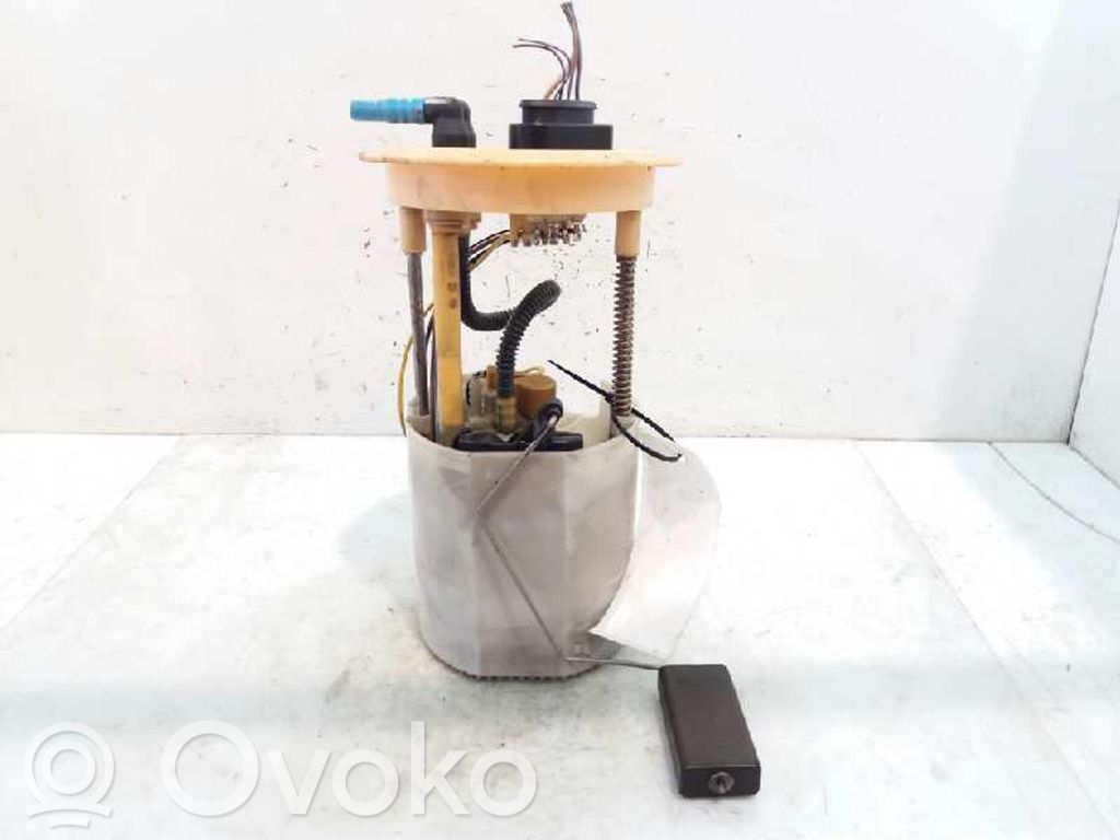 Volkswagen Jetta V Bomba interna de combustible 