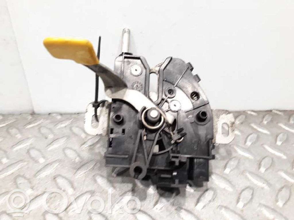 Ford Mondeo MK IV Kiinnityskoukku/-silmukka 