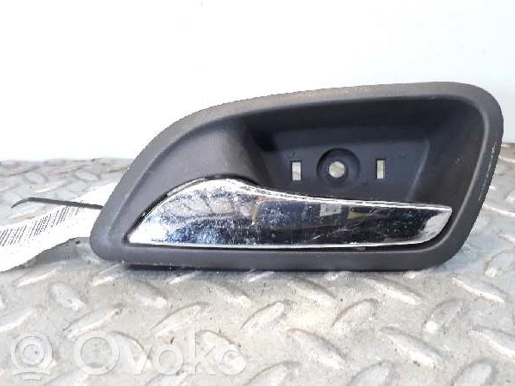 Chevrolet Cruze Manecilla interna puerta delantera 