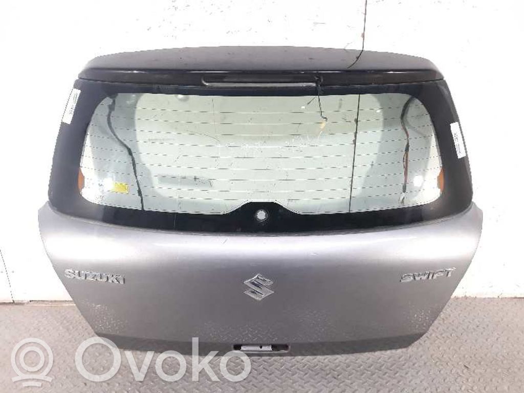 Suzuki Swift I Puerta del maletero/compartimento de carga 