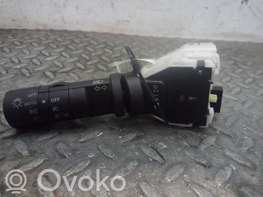 Nissan Qashqai+2 Suuntavilkun vipu 