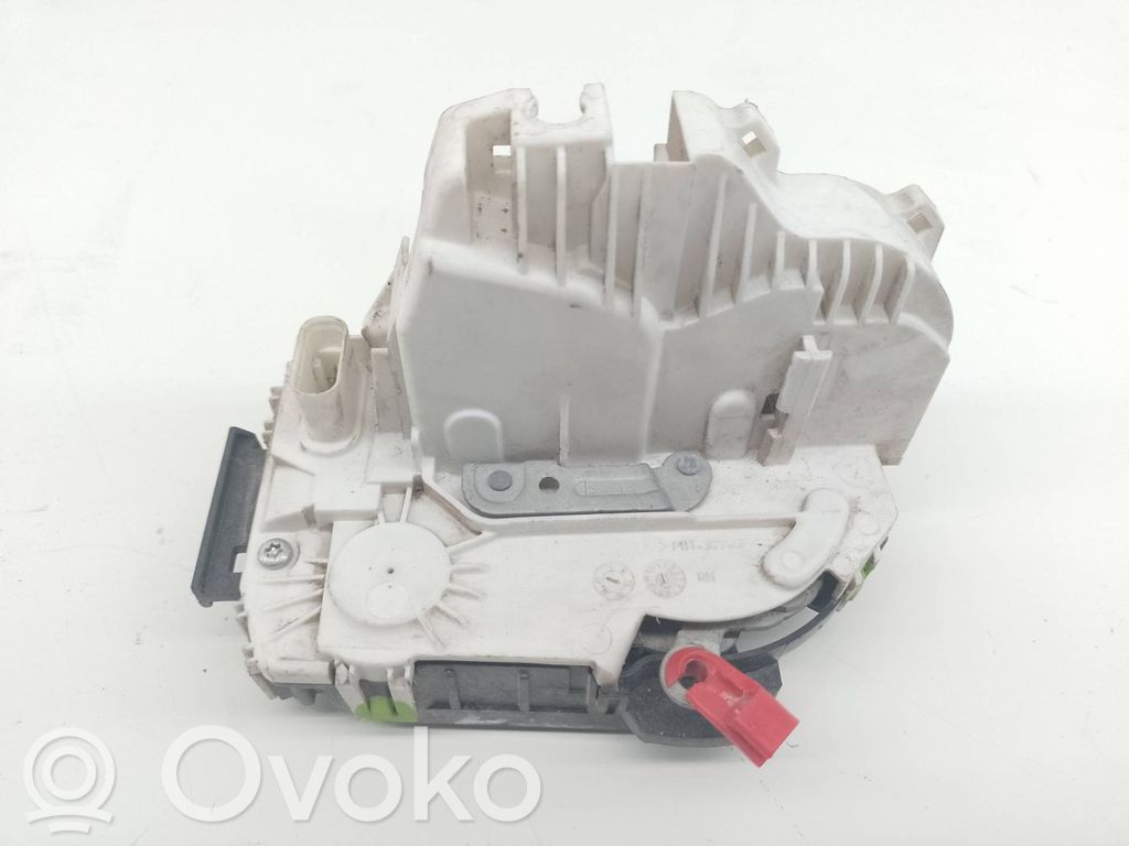 Dodge Avenger Priekšpusē slēdzene 