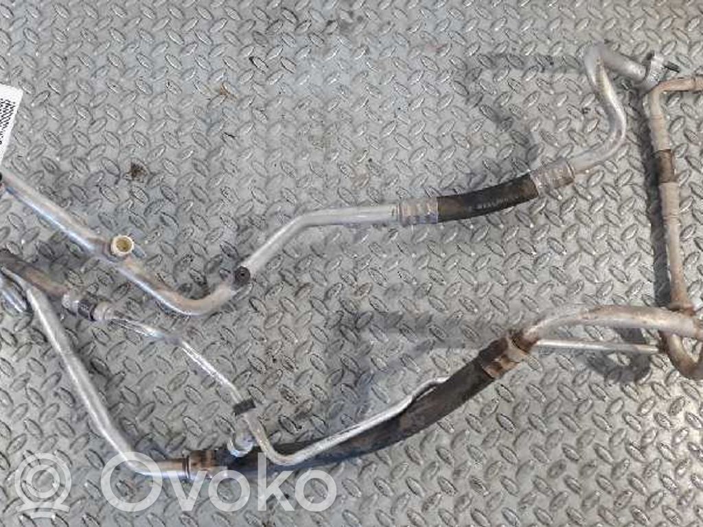 Ford Focus Ilmastointilaitteen putki (A/C) 