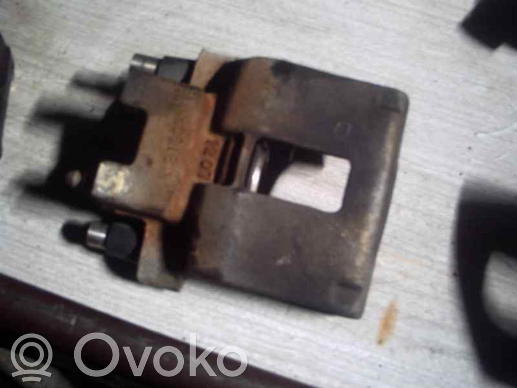 Caliper de freno delantero