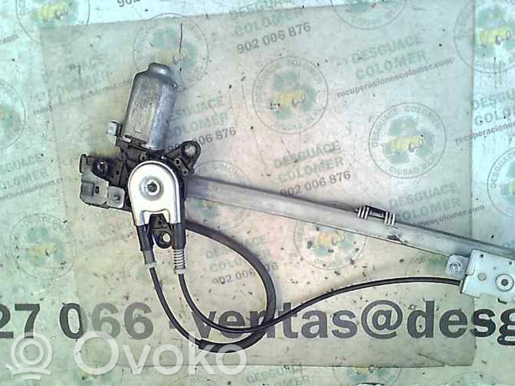 Regulador manual de la ventanilla delantera