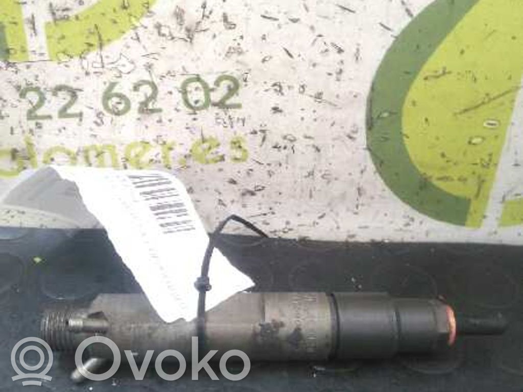 Inyector de combustible   028130201T