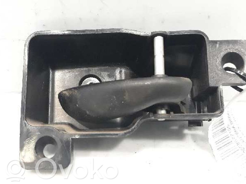 Manecilla interna puerta delantera