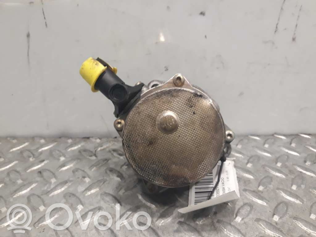 Volvo S40, V40 Pompe à vide 