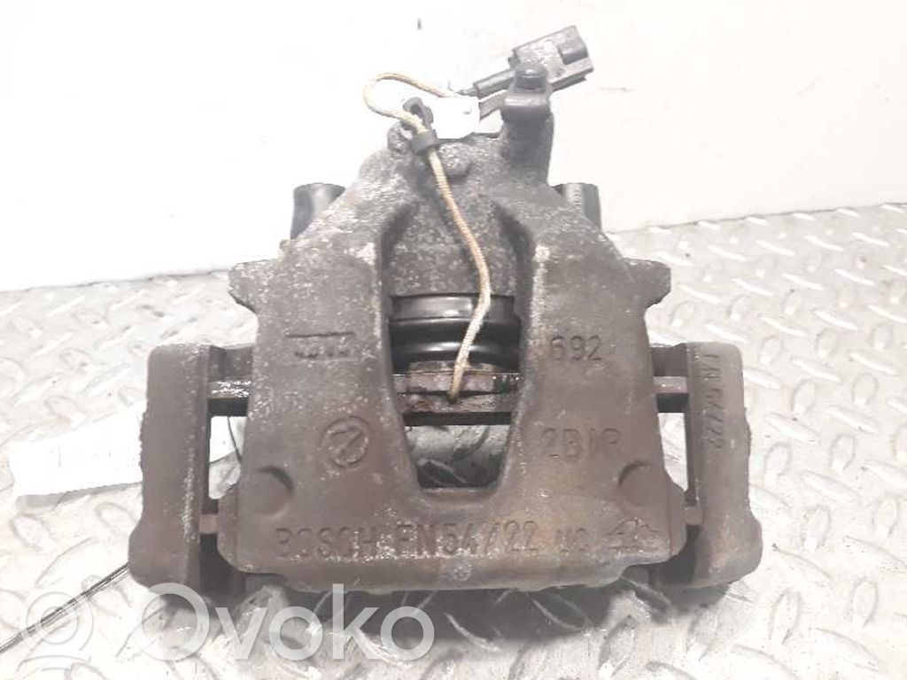 Caliper de freno delantero