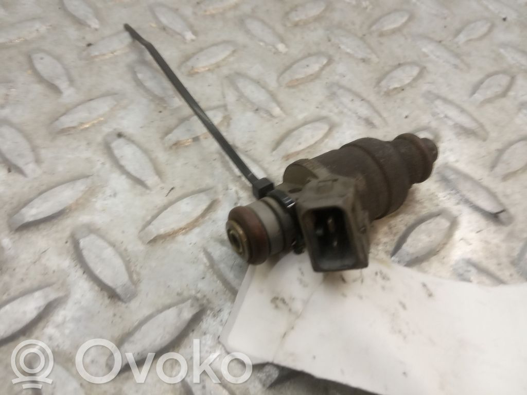 Inyector de combustible   06A906031A