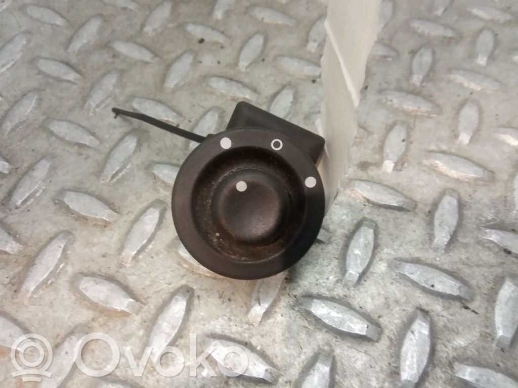 Renault Clio III Przycisk regulacji lusterek bocznych 