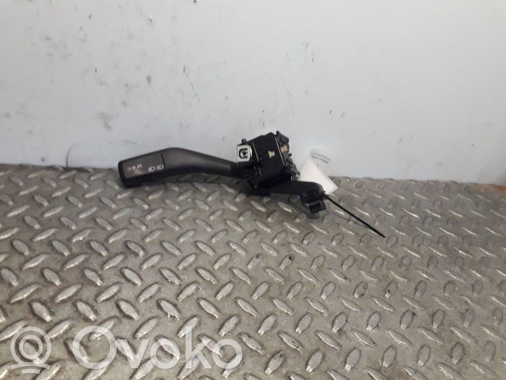 Volkswagen Jetta V Palanca de intermitentes 