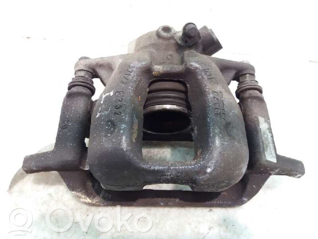 Peugeot 407 Zacisk hamulcowy przedni 