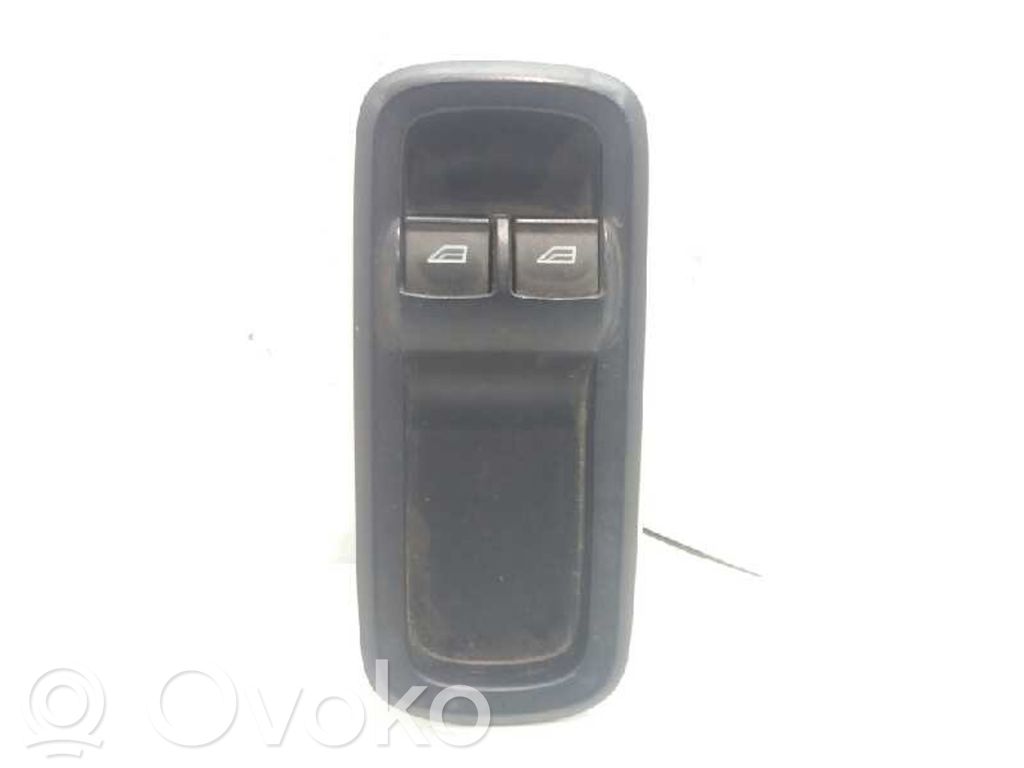 Przyciski szyb   1547736,8A6T14A1322AC,10008940