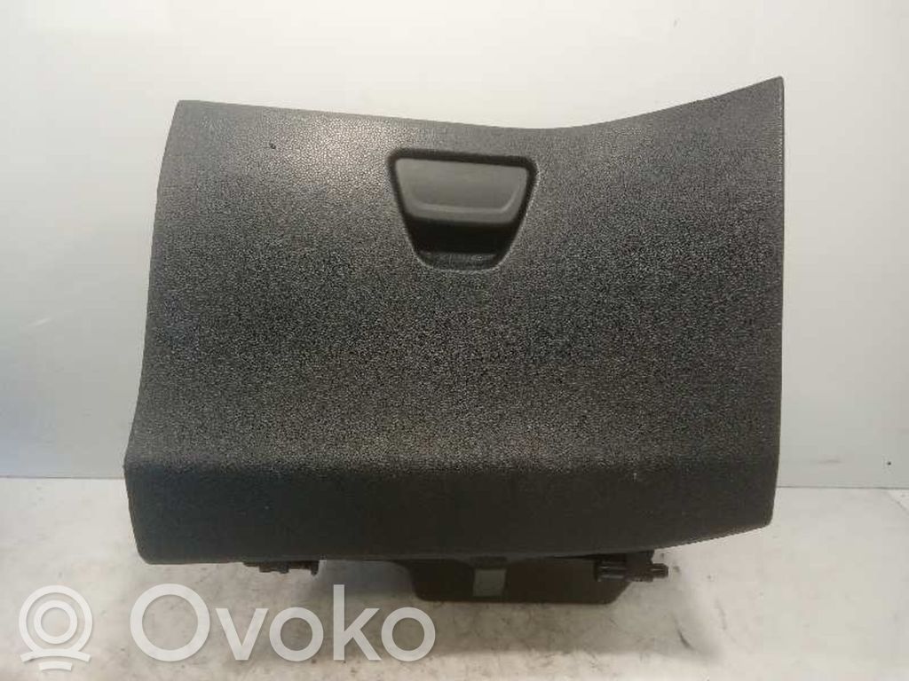 Guantera   8A6114K016AD