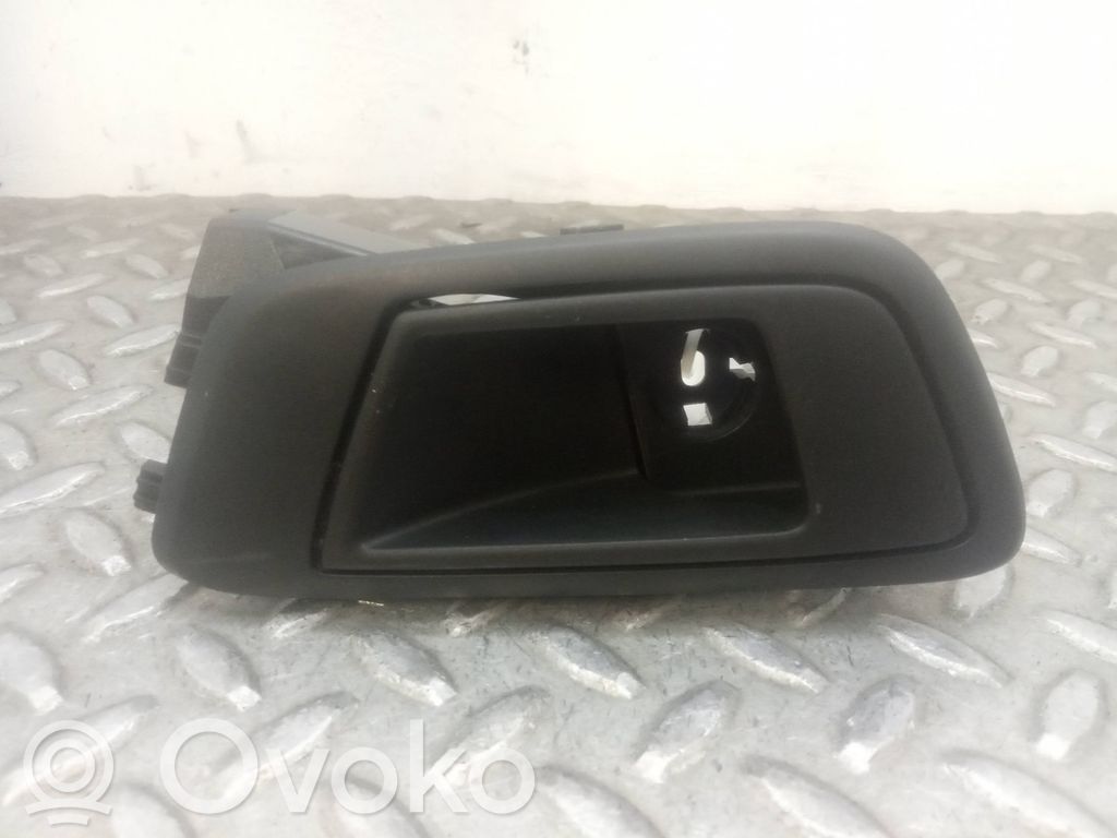 Manecilla interna puerta trasera   8A61A22600,8A61A22600