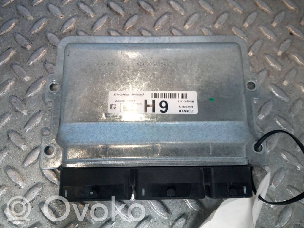 Nissan Micra C+C Door central lock control unit/module 