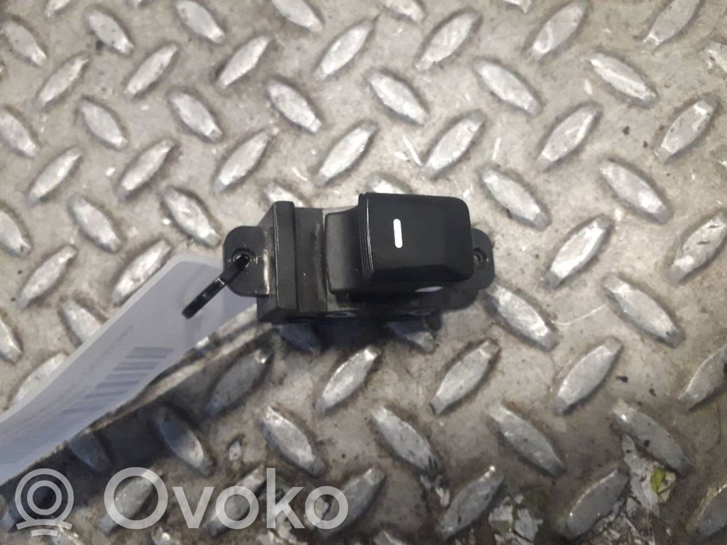 Interruptor del elevalunas eléctrico   935751W010
