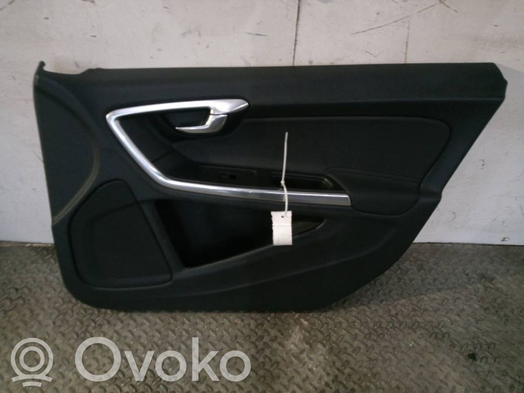 Volvo V60 Etuoven verhoilu 