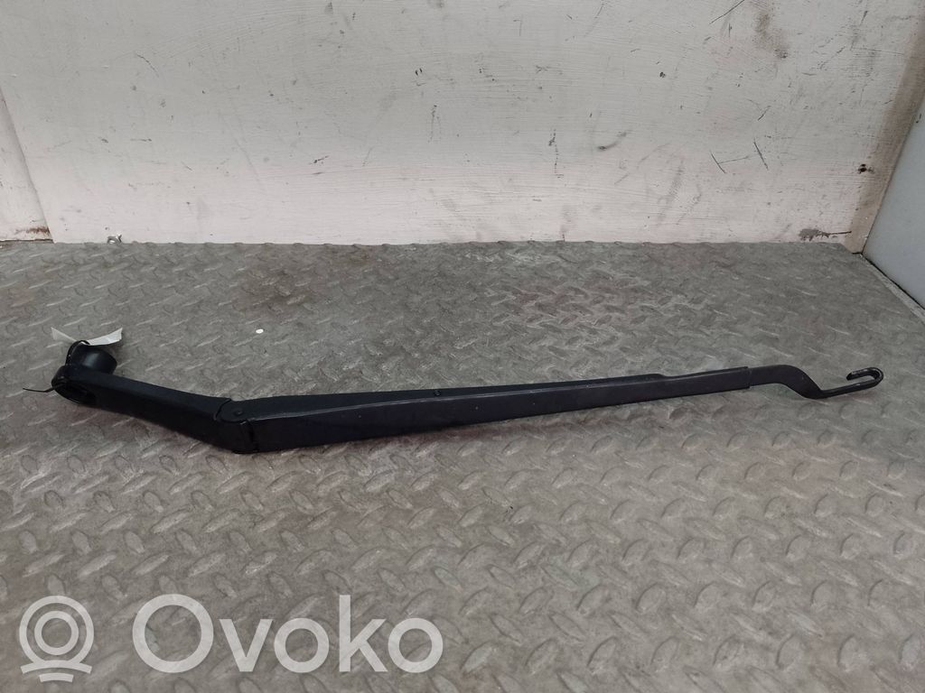 Hyundai i30 Ramię wycieraczki szyby przedniej / czołowej 