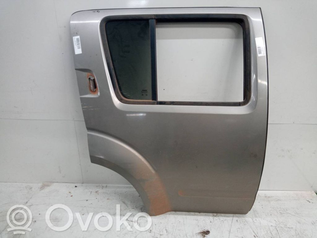Nissan Pathfinder R51 Puerta trasera 