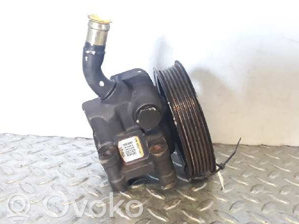 Ford Focus Ohjaustehostimen pumppu 