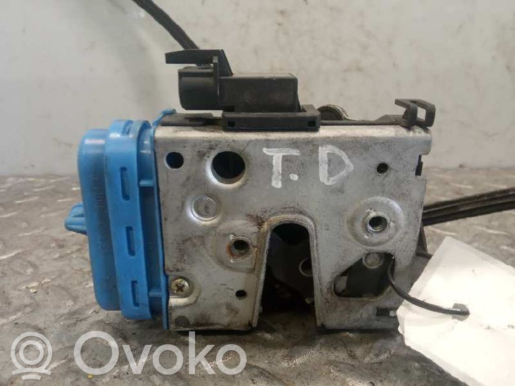 Takaoven lukko   4D0839016D,4D0839016A