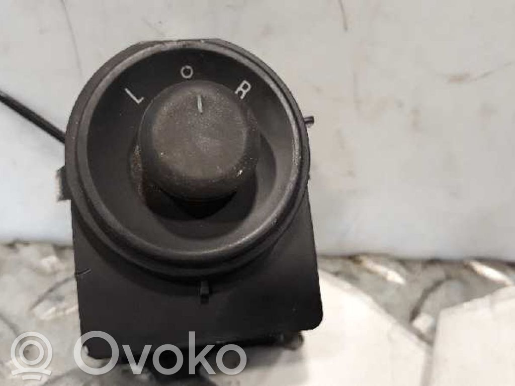 Chevrolet Corsa Przycisk regulacji lusterek bocznych 