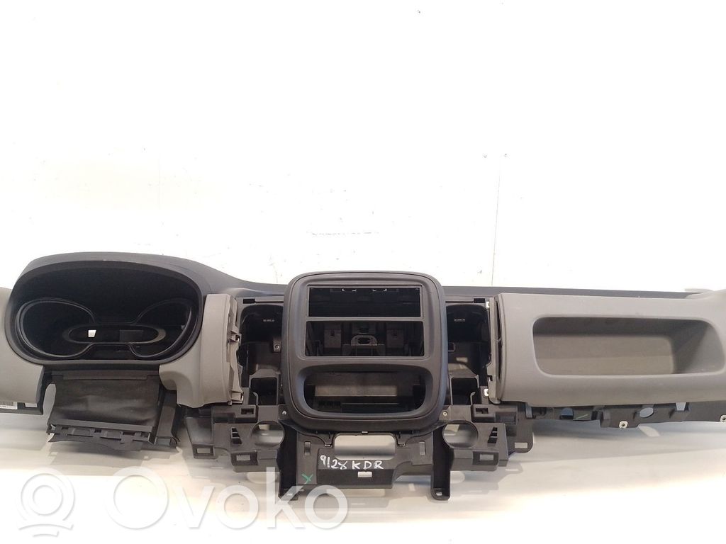 Panel de instrumentos   681002557R,681002557R,681002557R