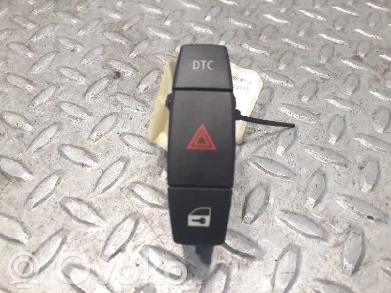 Botón interruptor de luz de peligro   6131694560303