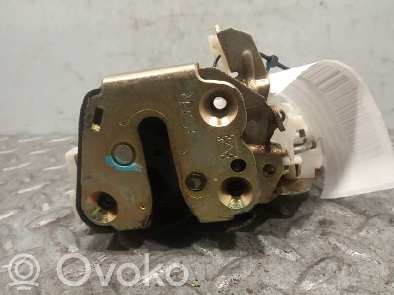 Nissan Terrano Zamek drzwi tylnych 