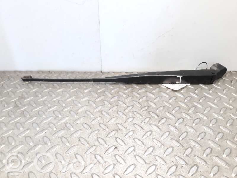 Nissan Terrano Brazo del limpiaparabrisas delantero