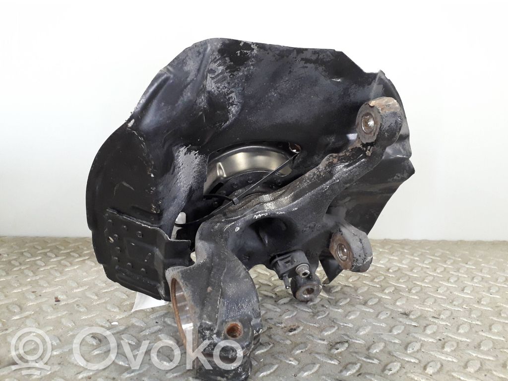 Front wheel hub spindle knuckle