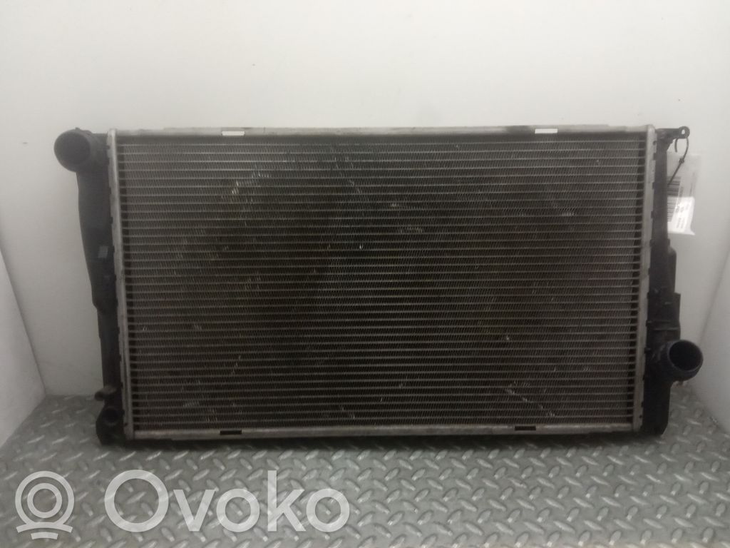 BMW 1 E81 E87 Aušinimo skysčio radiatorius 