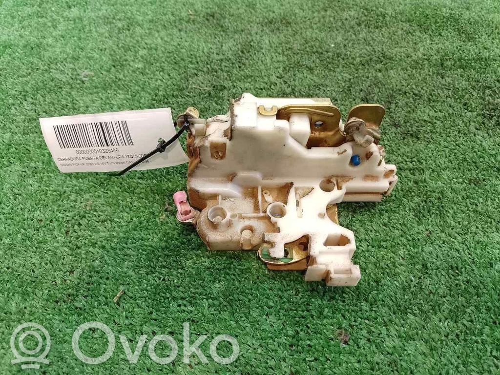 Nissan PickUp Etuoven lukko 