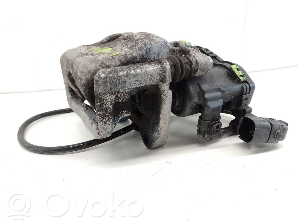Mercedes-Benz A W176 Supporto della pinza del freno posteriore