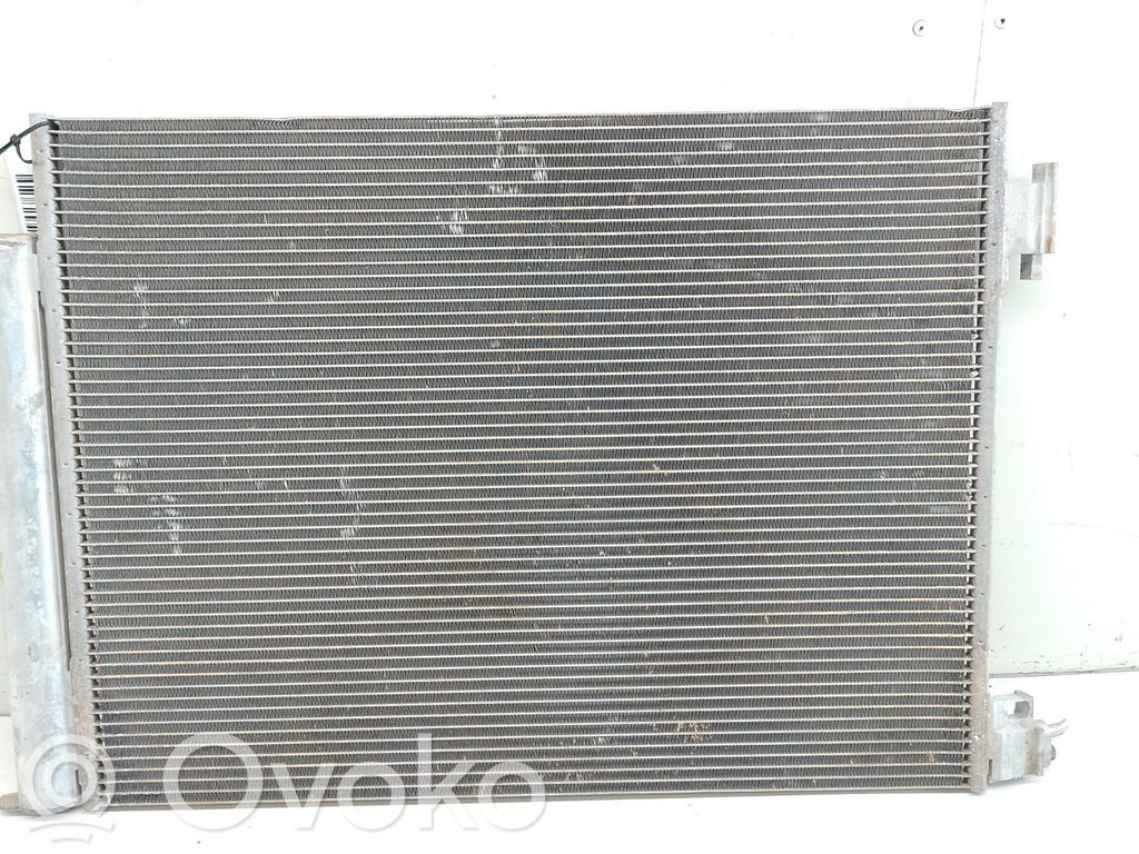 Renault Clio IV Radiateur condenseur de climatisation 