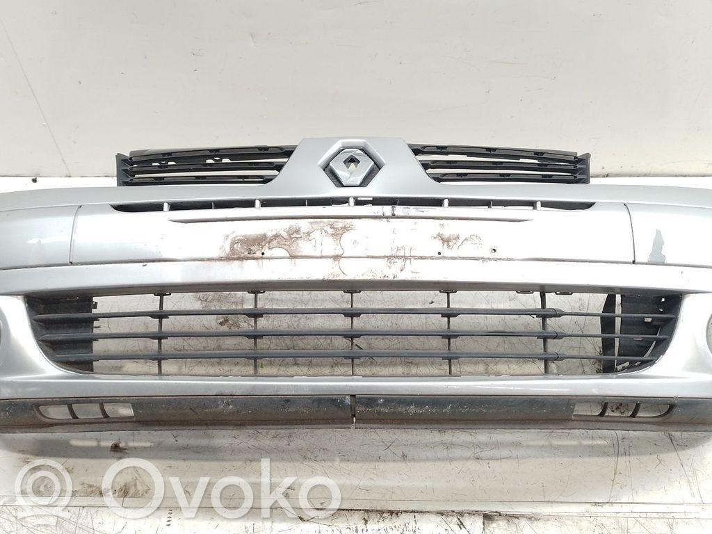 Renault Clio II Parachoques delantero 