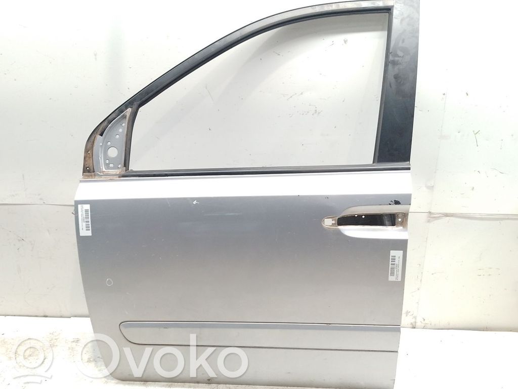 KIA Carnival Durvis 