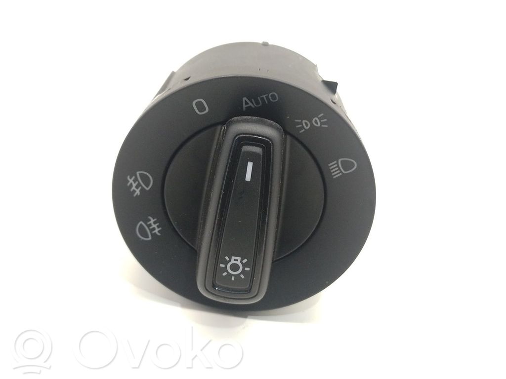 Skoda Fabia Mk4 (6VA) Interruptor de control del panel de luces 