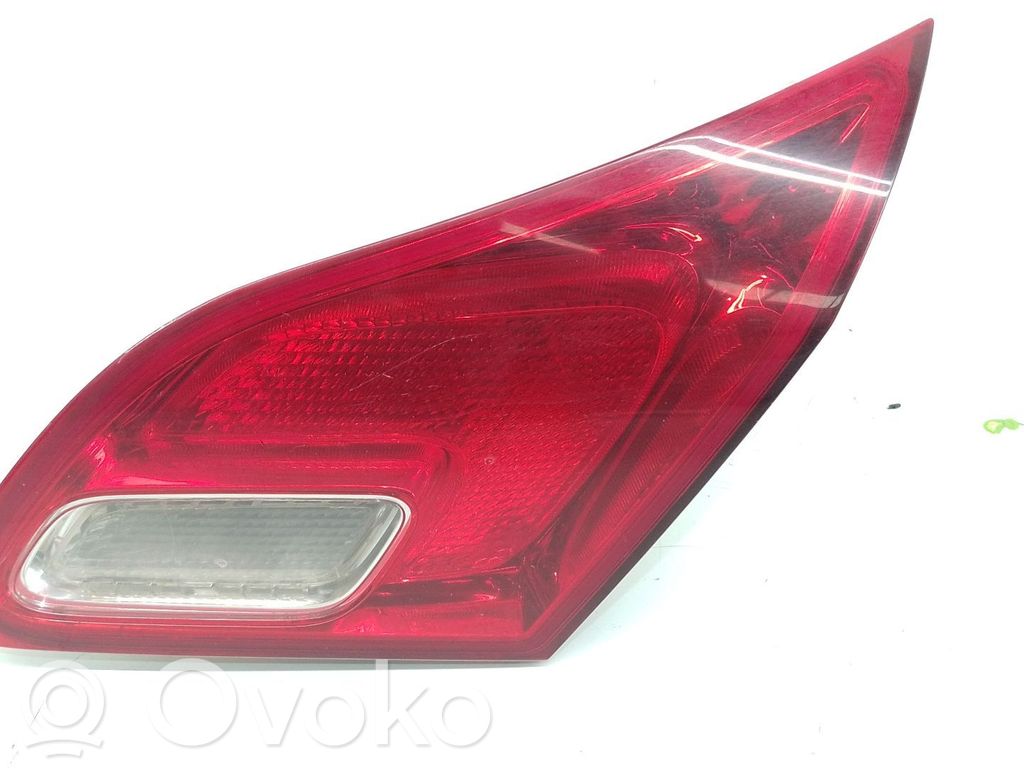 Opel Astra J Takaluukun takavalot 