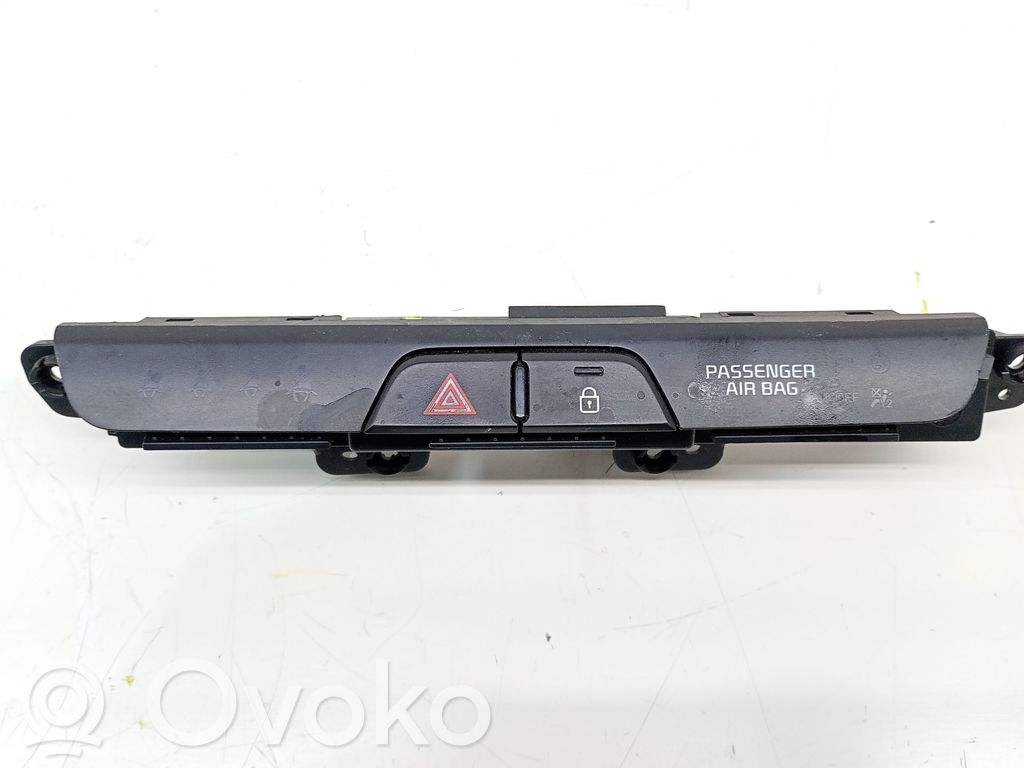 KIA Stonic Hazard light switch 
