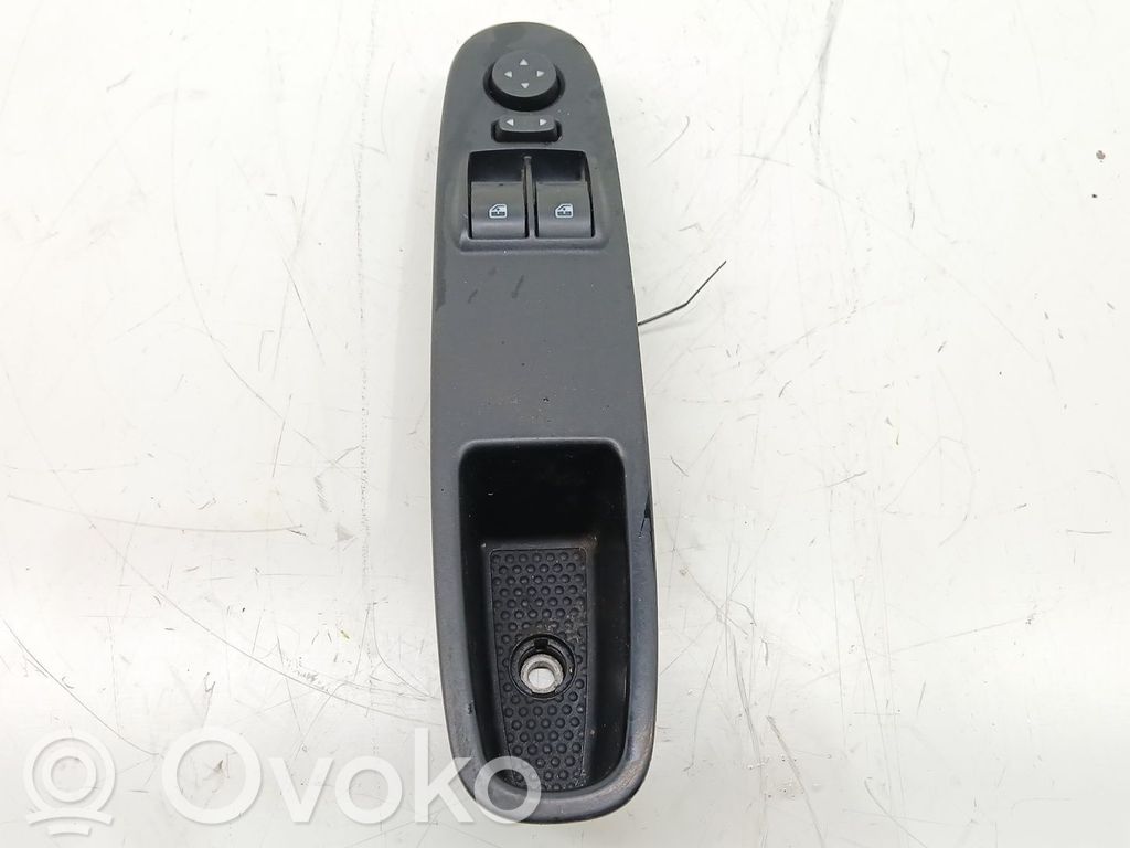 Fiat Punto (199) Przyciski szyb 