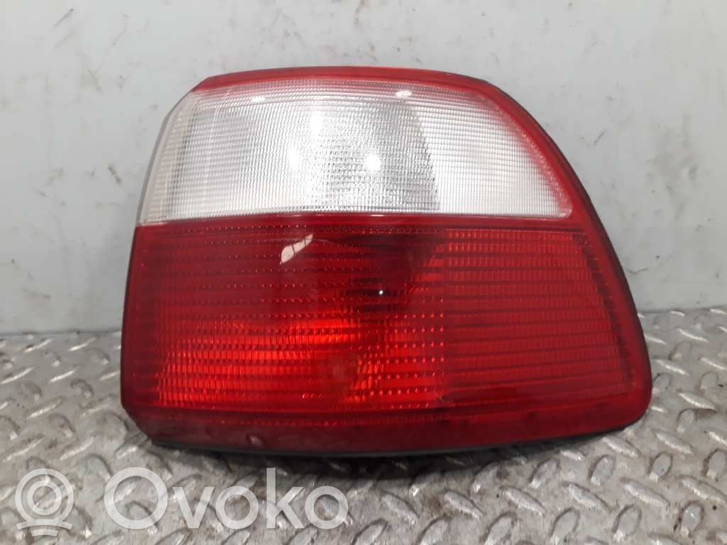 Opel Omega B2 Feux arrière / postérieurs