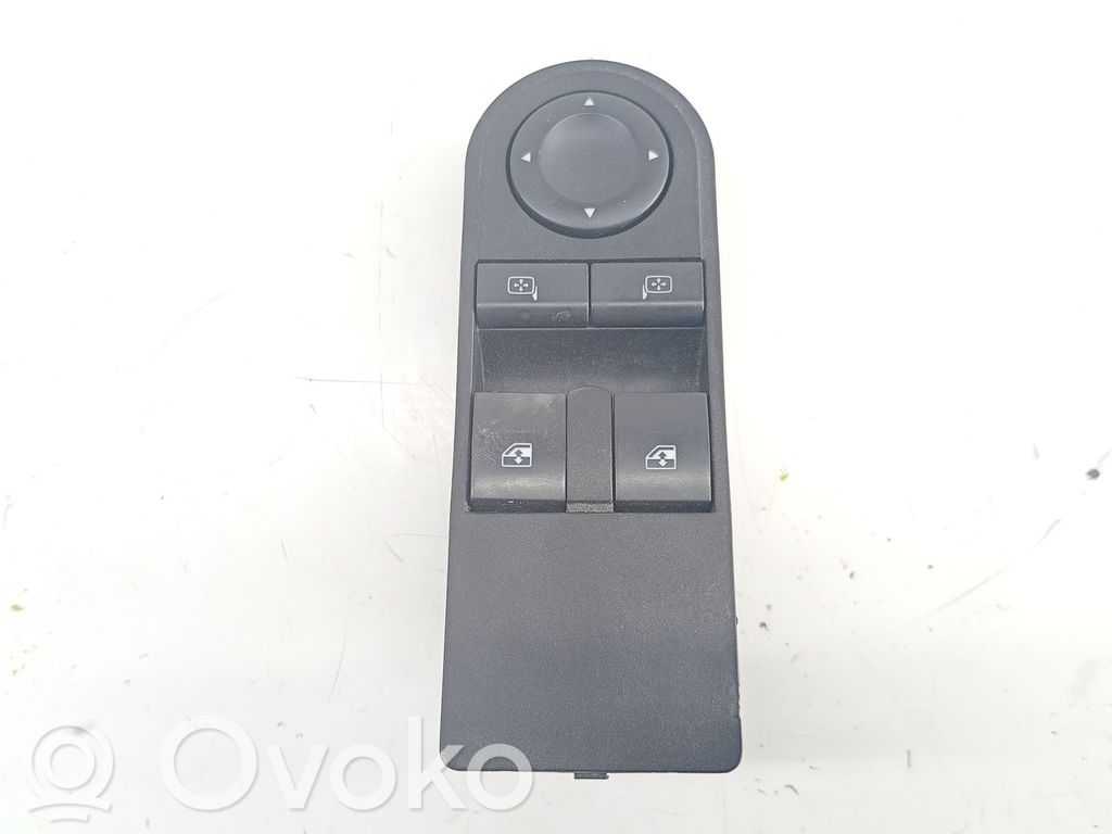 Opel Astra G Przyciski szyb 