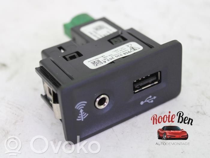 Porsche Macan (95B) Enchufe conector USB 