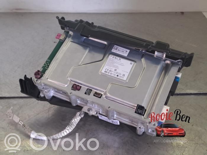 Tesla Model 3 Kiti valdymo blokai/ moduliai 